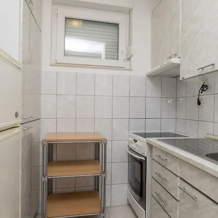 Apartment Marica Omis